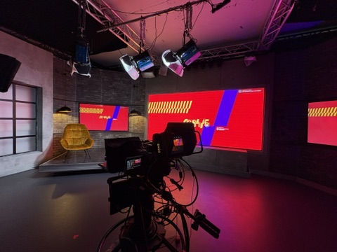 This image has an empty alt attribute; its file name is exchange.ifkw.lmu.de-our-tour-of-media-school-bayern-1ea1770b-505d-402c-869c-499da8e2ccb7-4-5005-c.jpeg